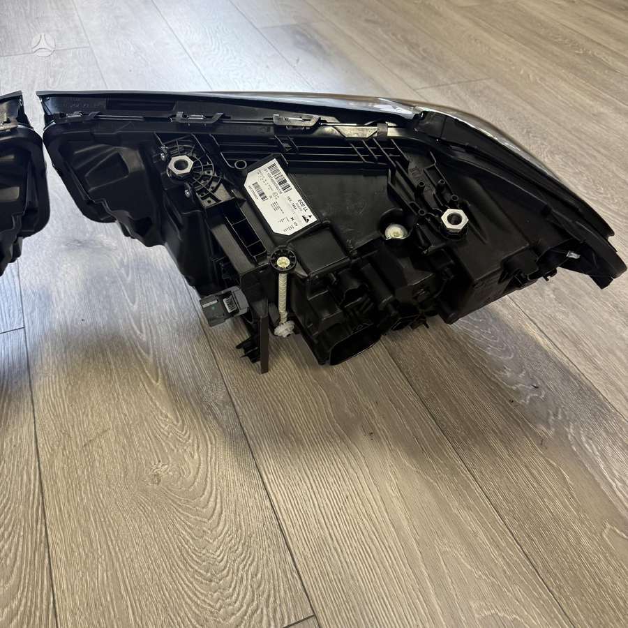 BMW 5 serija žibintai