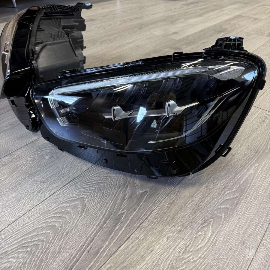 Mercedes-Benz E klasė žibintai