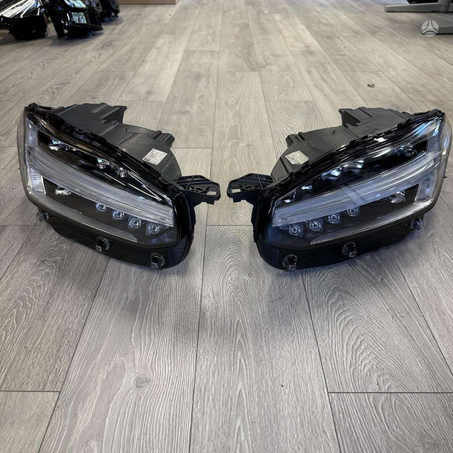 Volvo XC90 lights