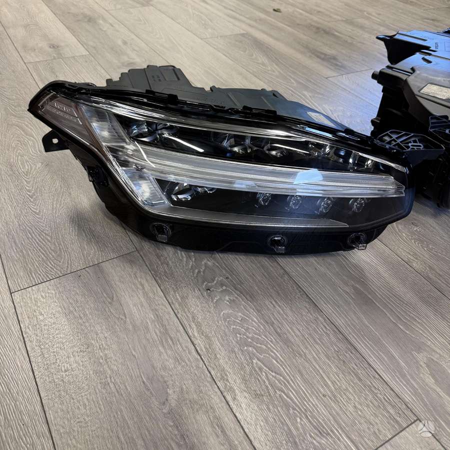 Volvo XC90 lights