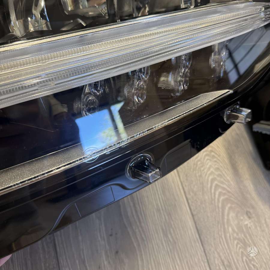Volvo XC90 lights