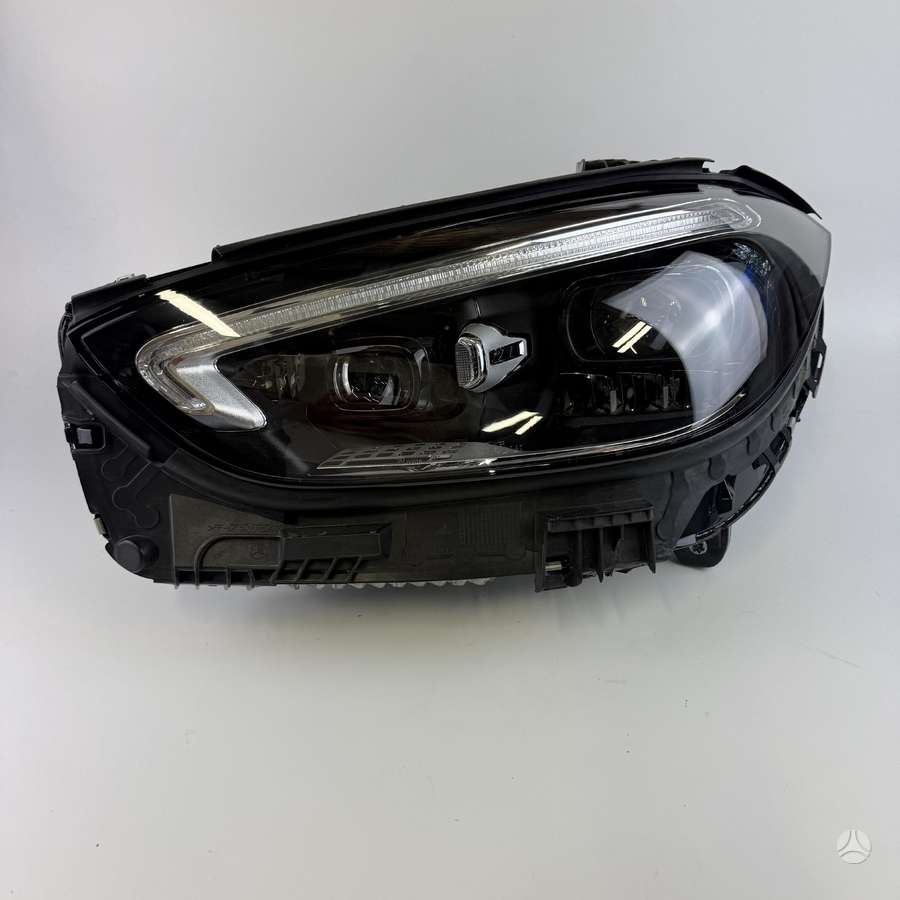 Mercedes-Benz C klasė lights