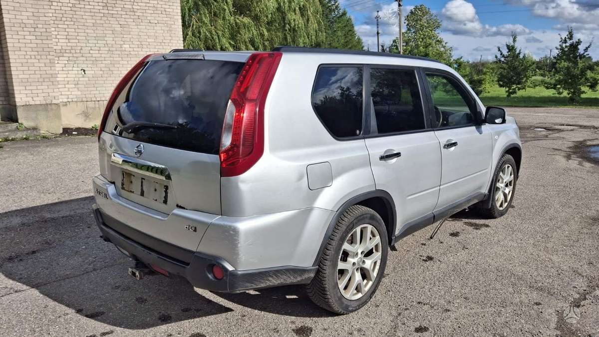 Nissan X-Trail dalimis