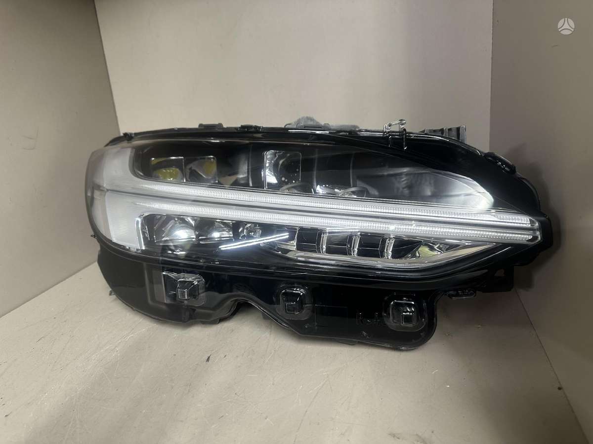 Volvo V90 фары