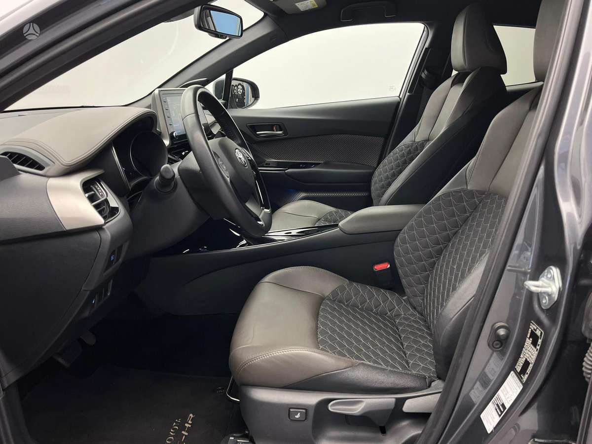 Toyota C-HR - 9