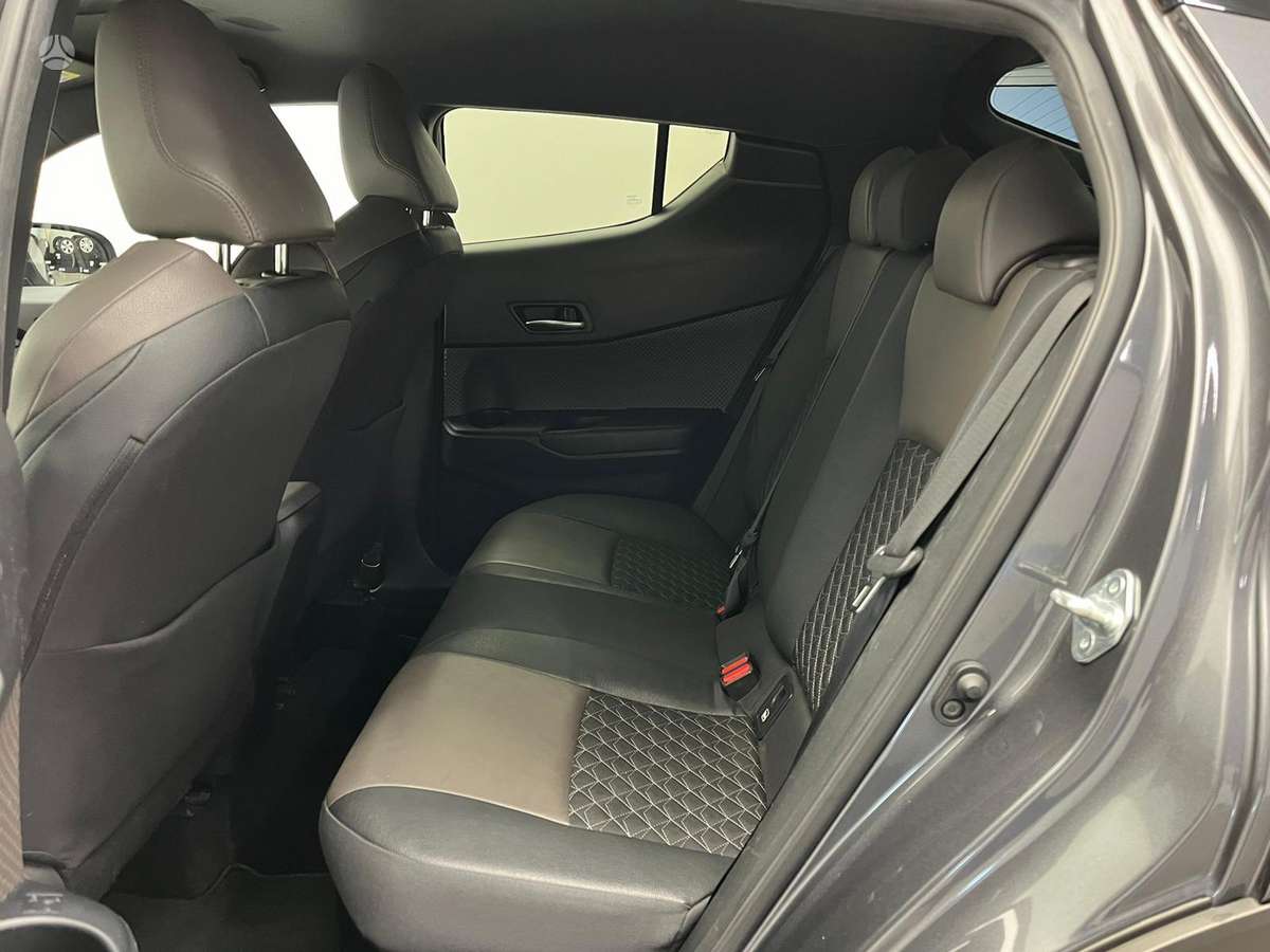 Toyota C-HR - 12