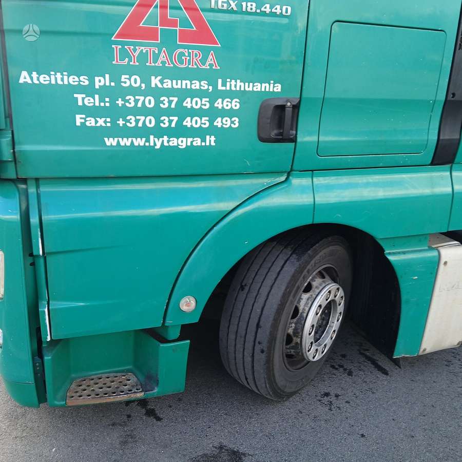 MAN TGX 18.440 MEGA su Puspriekabe, double sleeper