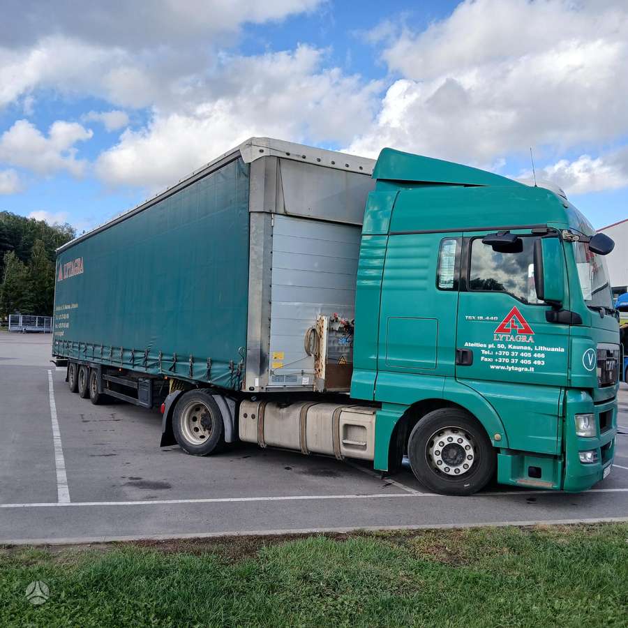 MAN TGX 18.440 MEGA su Puspriekabe, double sleeper