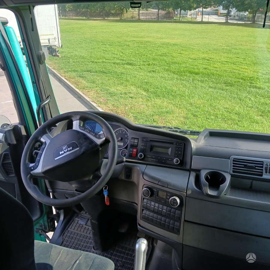 MAN TGX 18.440 MEGA su Puspriekabe, double sleeper