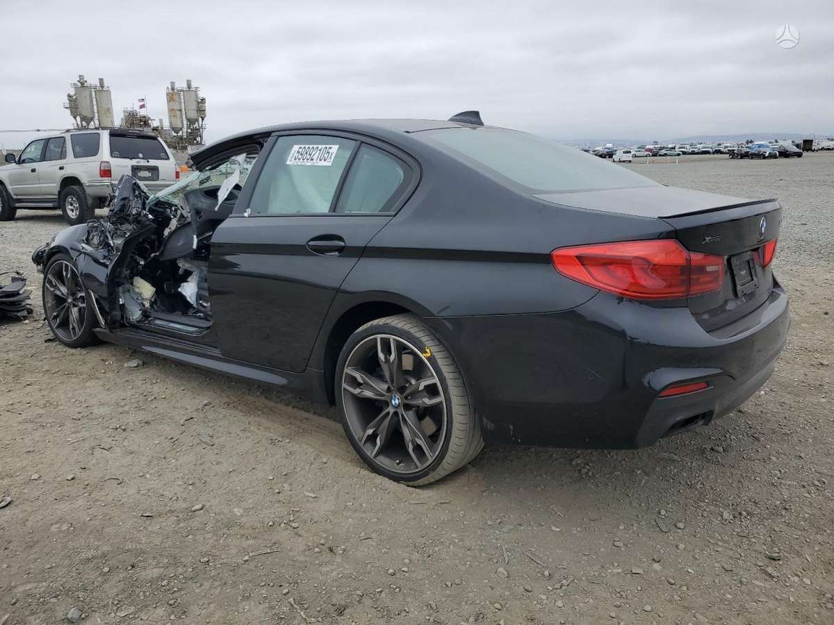 BMW M550