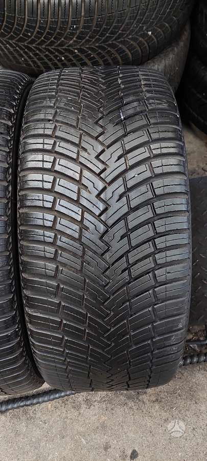Pirelli, universalios 245/40 R19