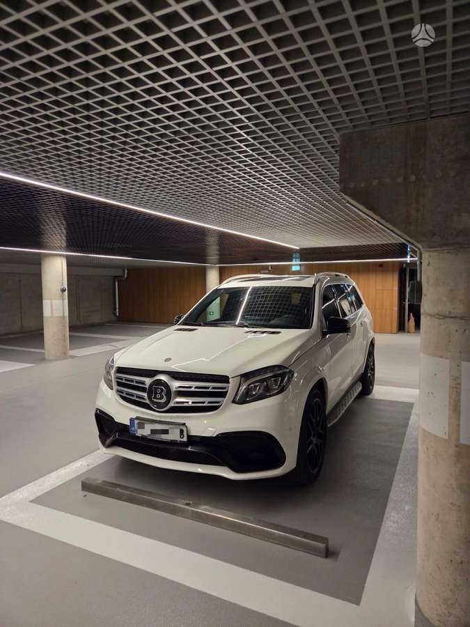 Mercedes-Benz GLS450, off-road / crossover