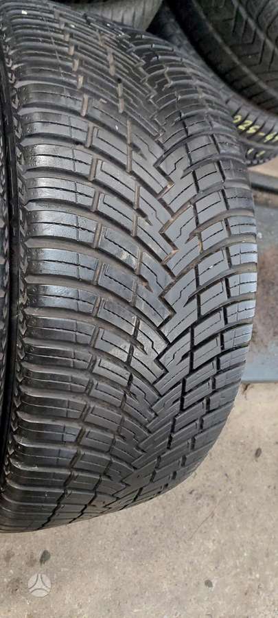 Pirelli, universalios 245/40 R19