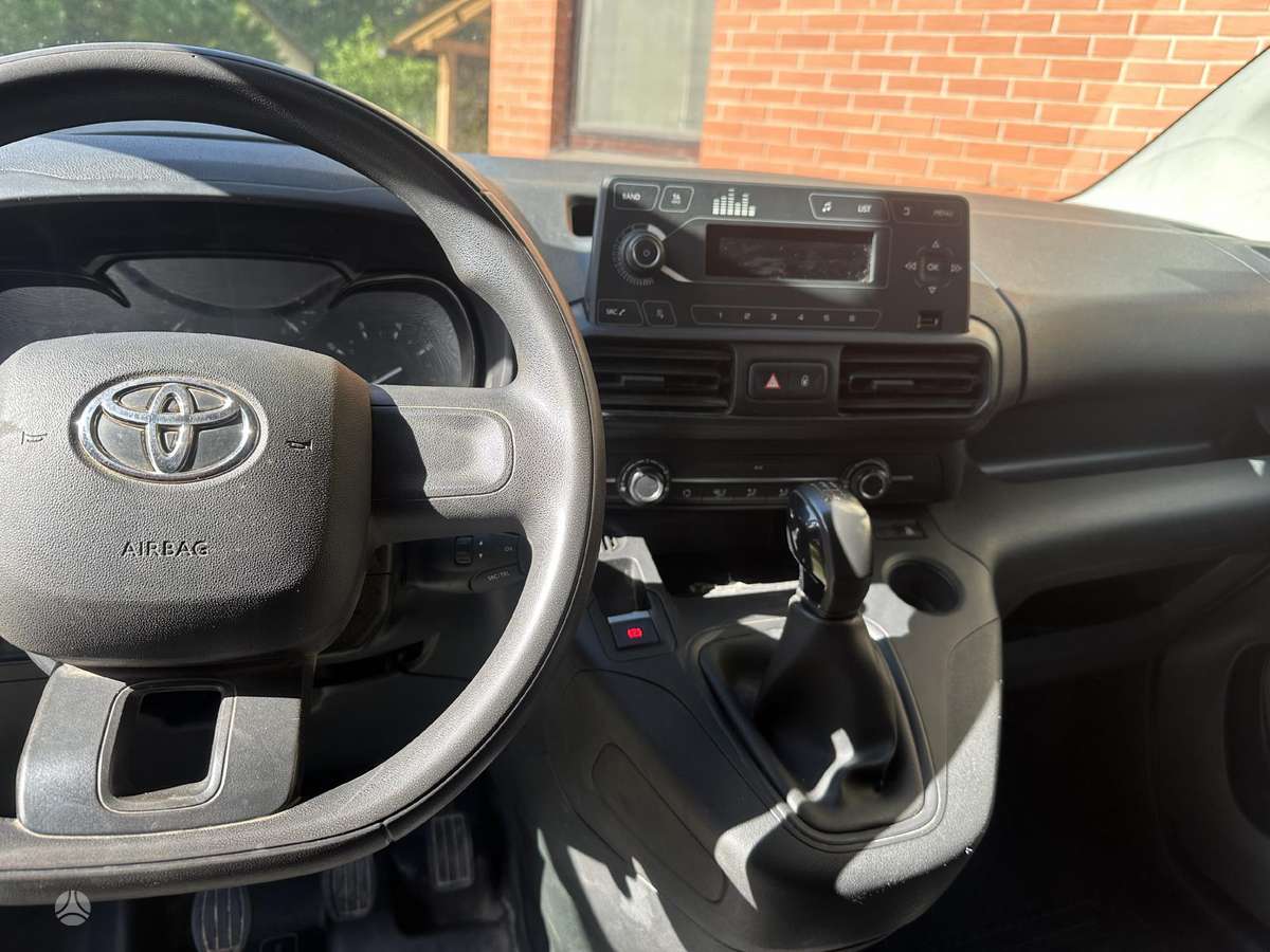 Toyota Proace City - 10