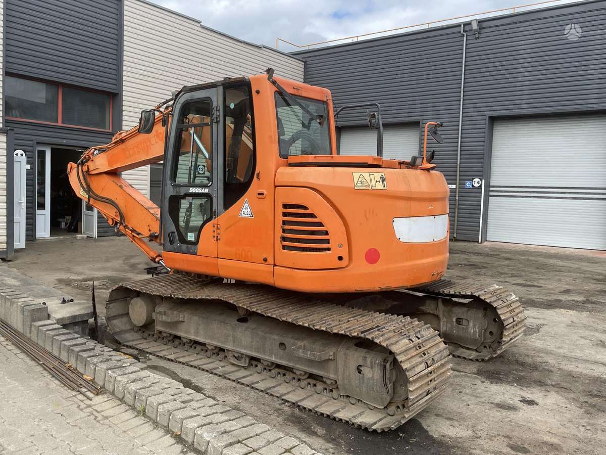Doosan DX140LCR-3 dalimis, экскаваторы