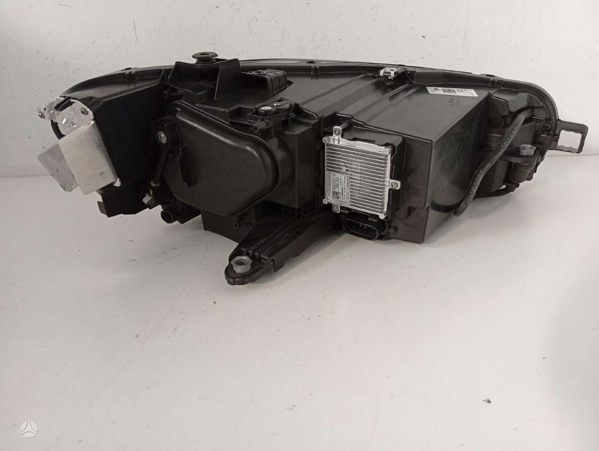 Volkswagen Passat bumpers, lights