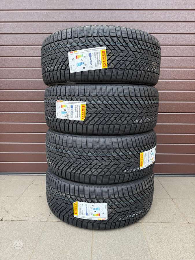 Pirelli SCORPION Winter 2, winter 285/40 R23