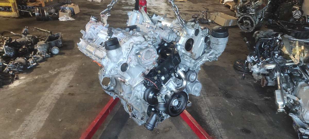 Mercedes-Benz GLK350 engine parts