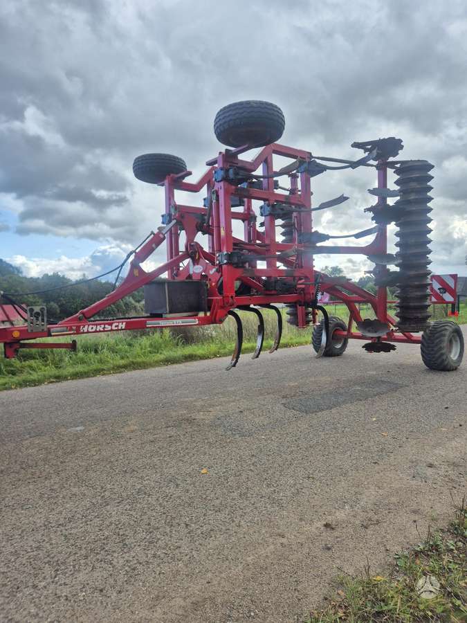 Horsch TERRANO 5 FX, scrapers, scrubbers