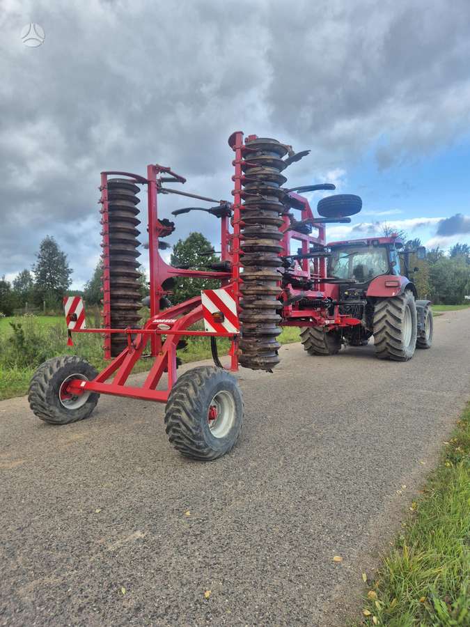 Horsch TERRANO 5 FX, scrapers, scrubbers