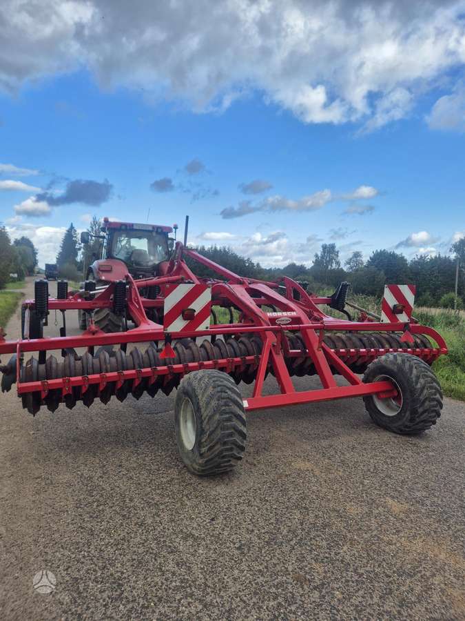 Horsch TERRANO 5 FX, scrapers, scrubbers
