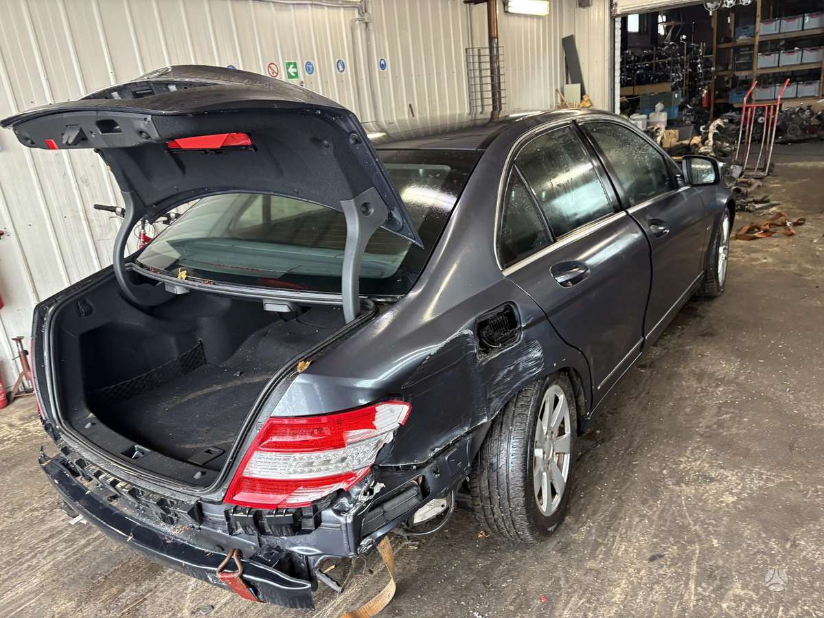 Mercedes-Benz C200 37068366700