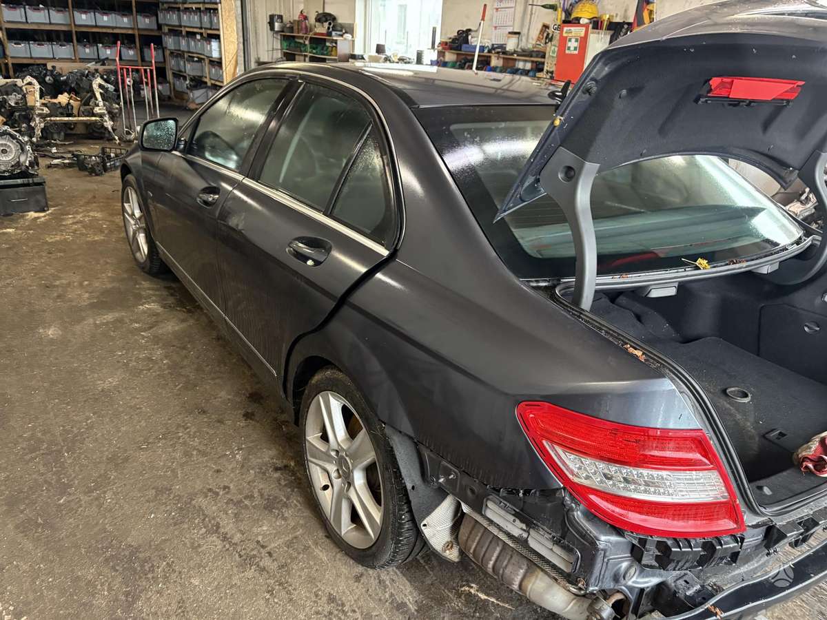 Mercedes-Benz C200 37068366700