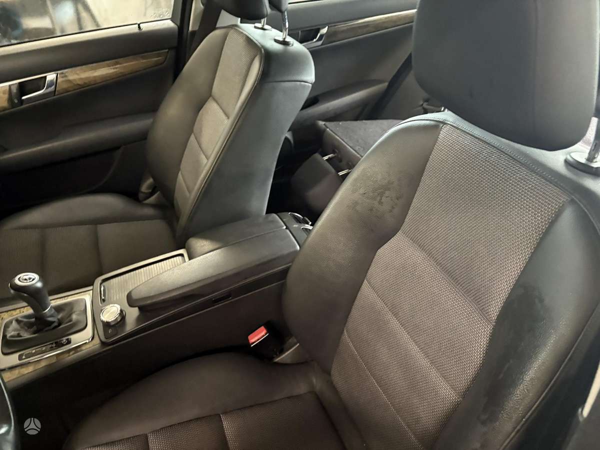 Mercedes-Benz C200 37068366700