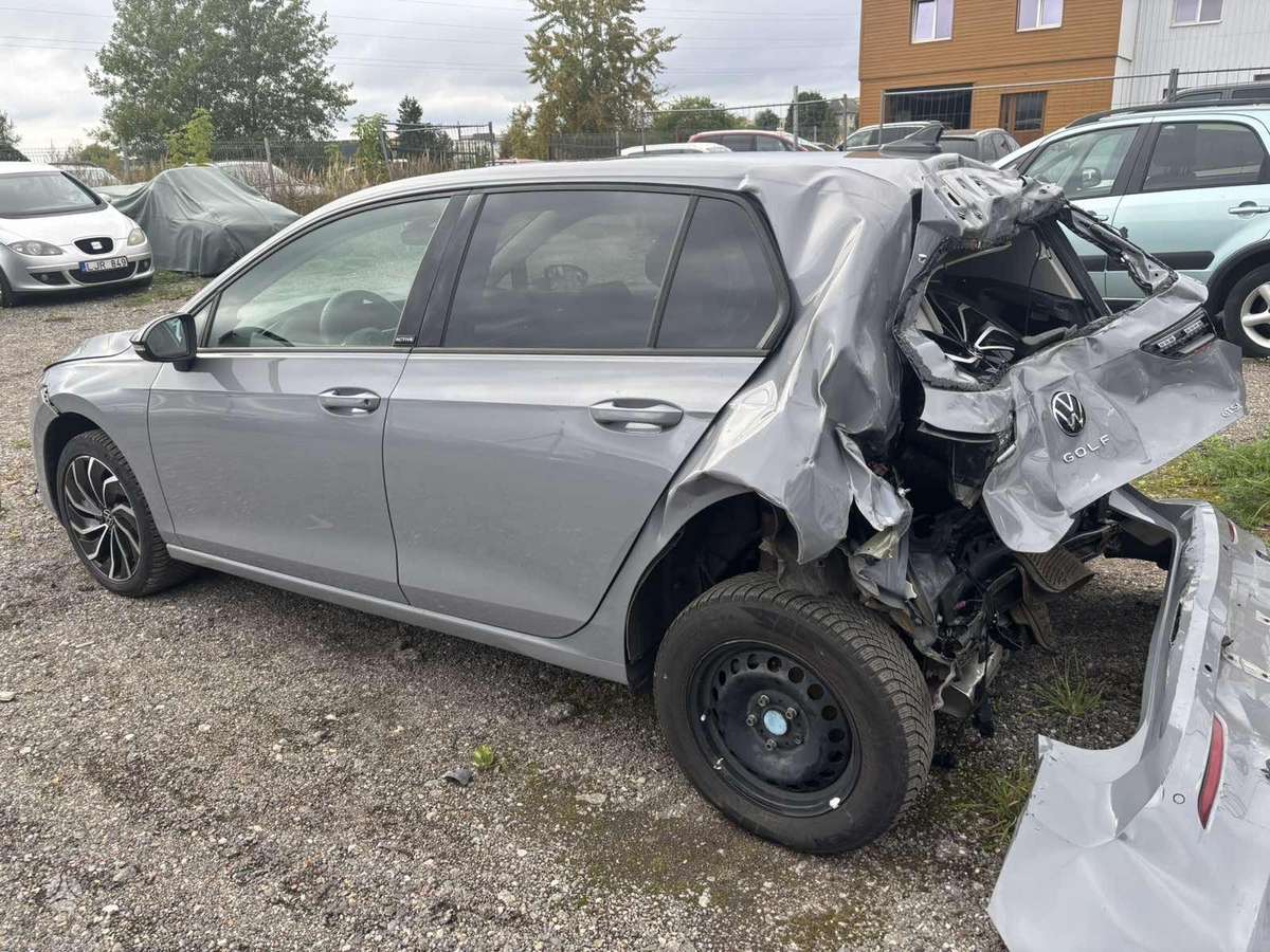 Volkswagen Golf 37068366700