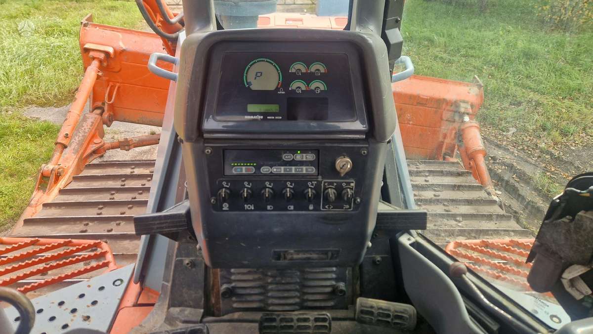 Komatsu D65PX-15EO, buldozeri