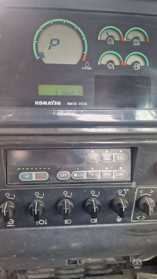 Komatsu D65PX-15EO, buldozeri