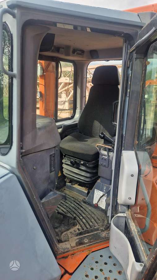 Komatsu D65PX-15EO, buldozeri