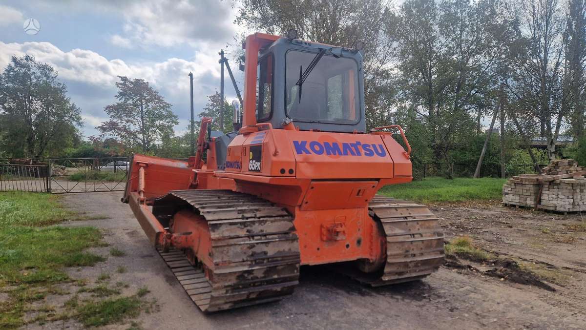 Komatsu D65PX-15EO, buldozeri