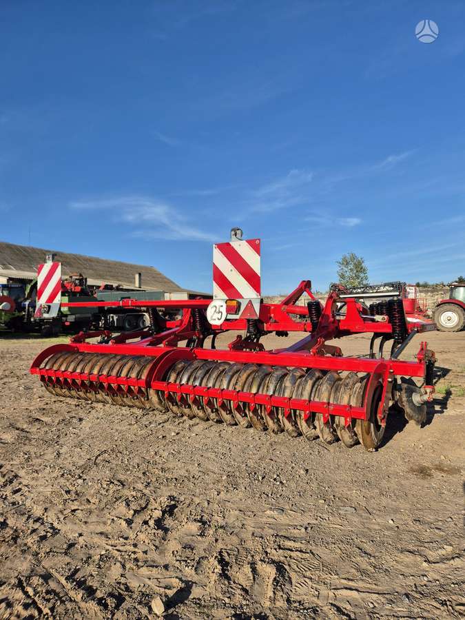 Horsch TERRANO 4 FX, scrapers, scrubbers