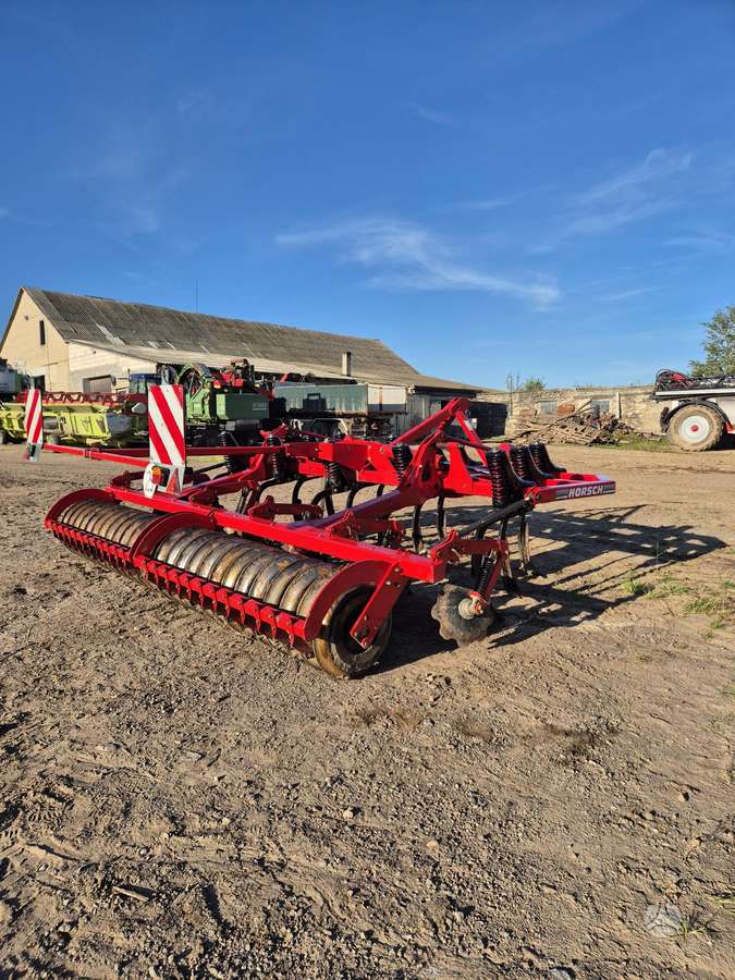 Horsch TERRANO 4 FX, scrapers, scrubbers