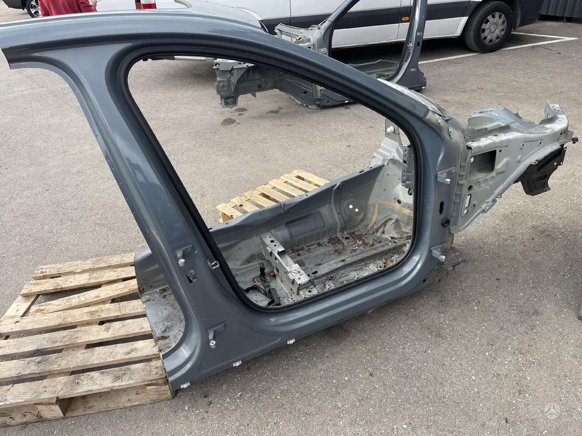 Volvo XC60 Dalimis