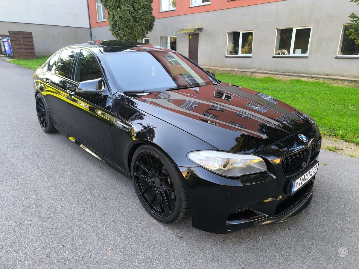 BMW 550, 4.4 l., Седан
