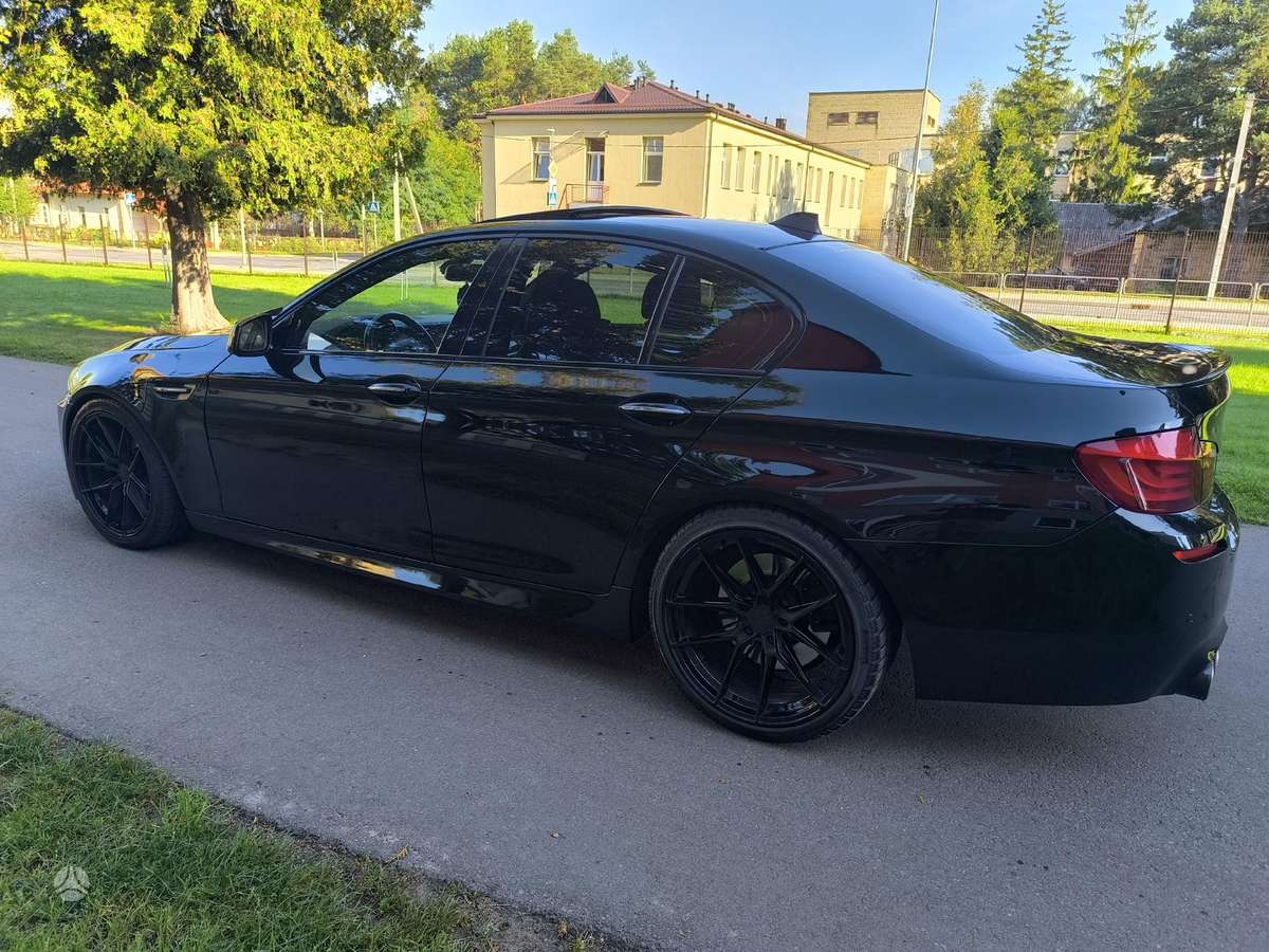 BMW 550, 4.4 l., Седан