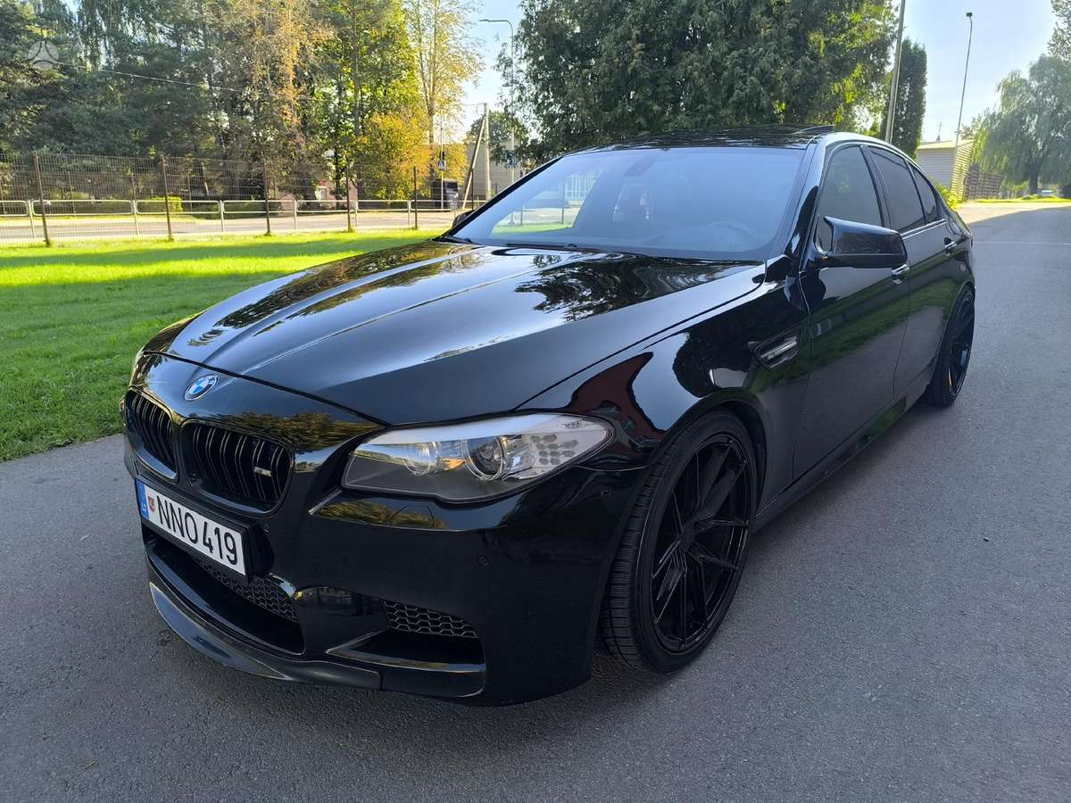 BMW 550, 4.4 l., Седан