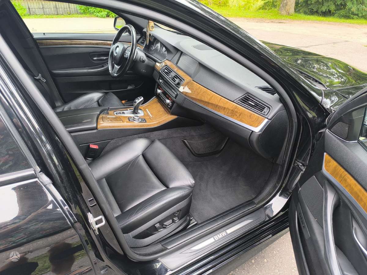 BMW 550, 4.4 l., Седан