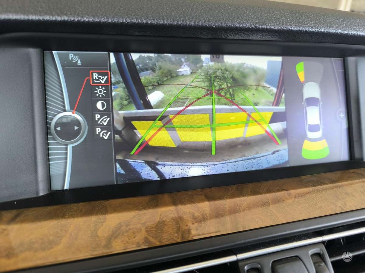 BMW 550, 4.4 l., Седан