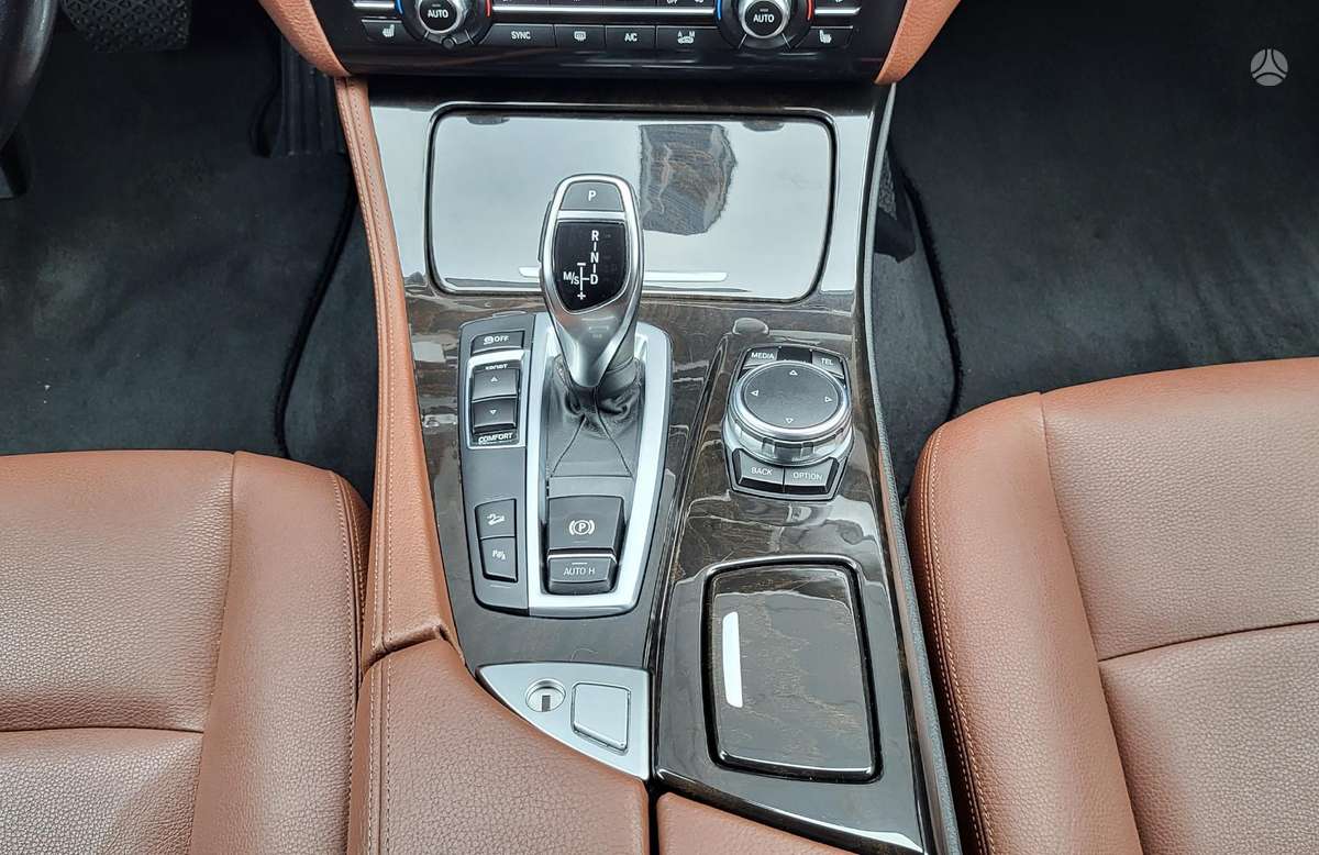 BMW 528, 2.0 l., Седан