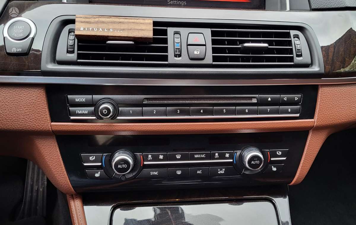 BMW 528, 2.0 l., Седан