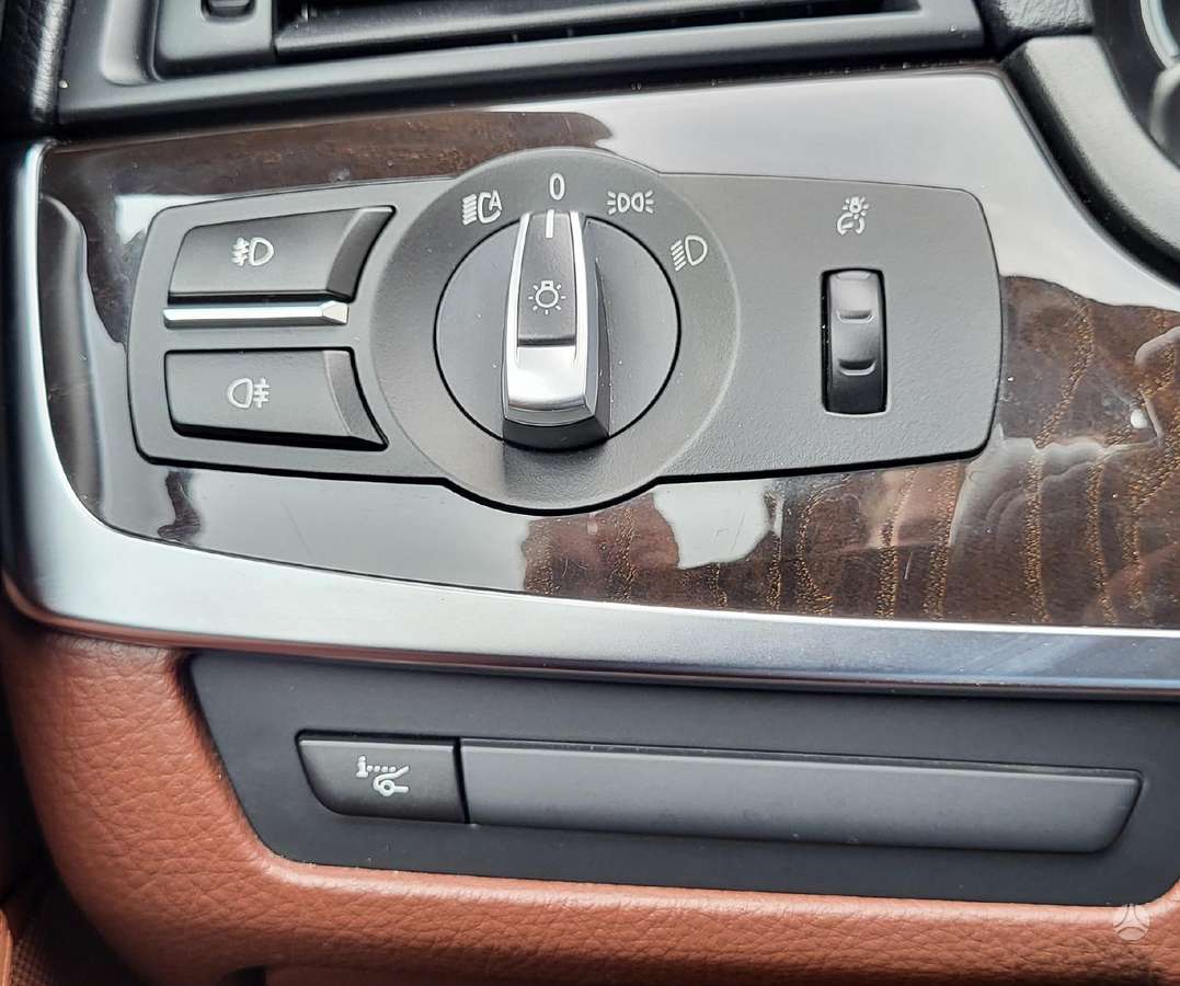 BMW 528, 2.0 l., Седан