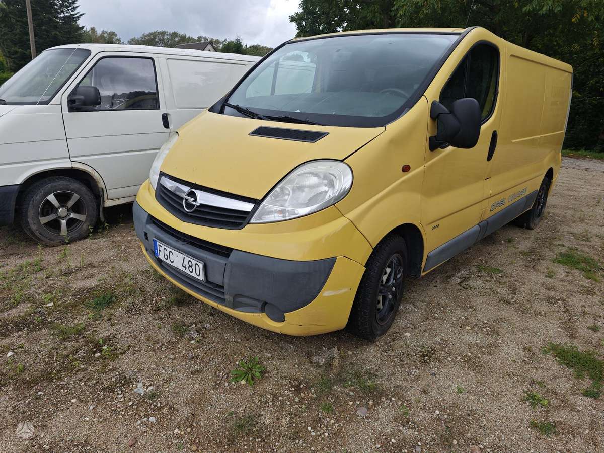 Opel Vivaro dalimis. Dalimis