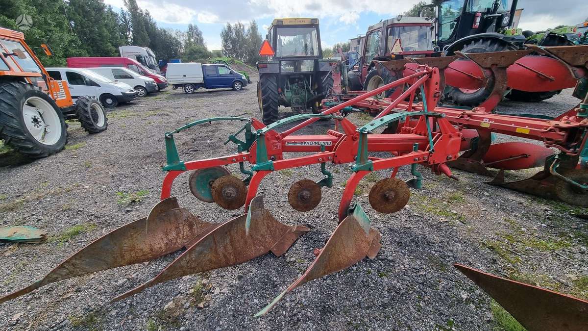 Kverneland 3 ADB, plūgai