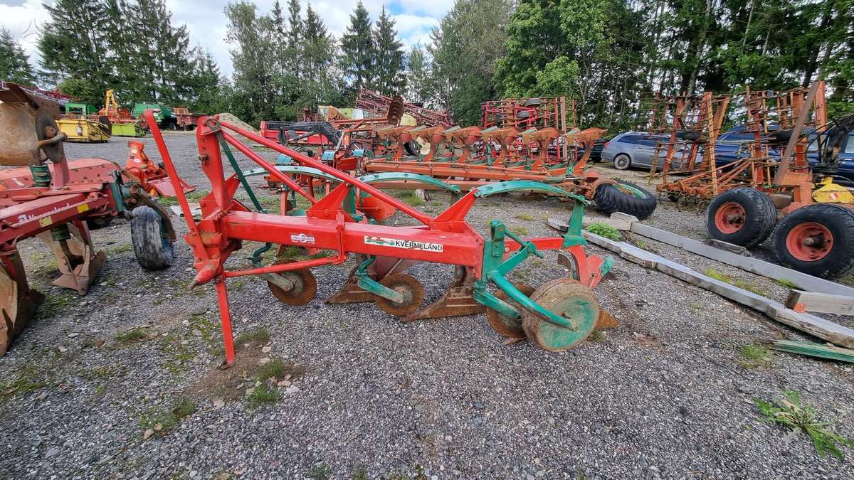 Kverneland 3 ADB, plūgai