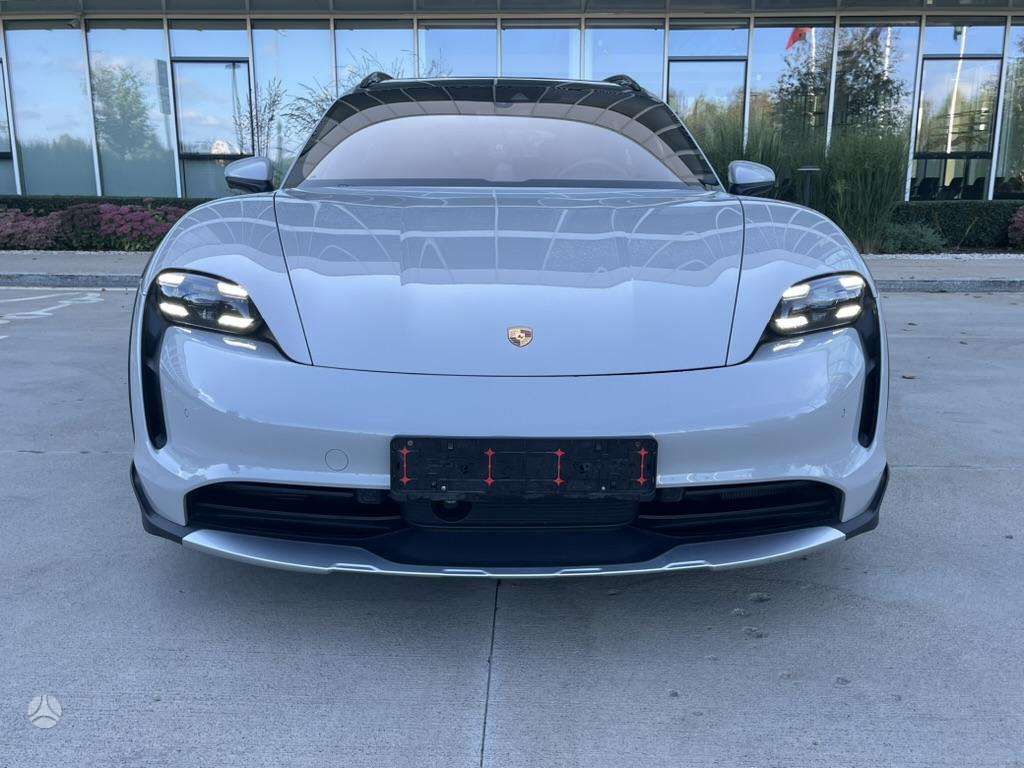 Porsche Taycan - 4