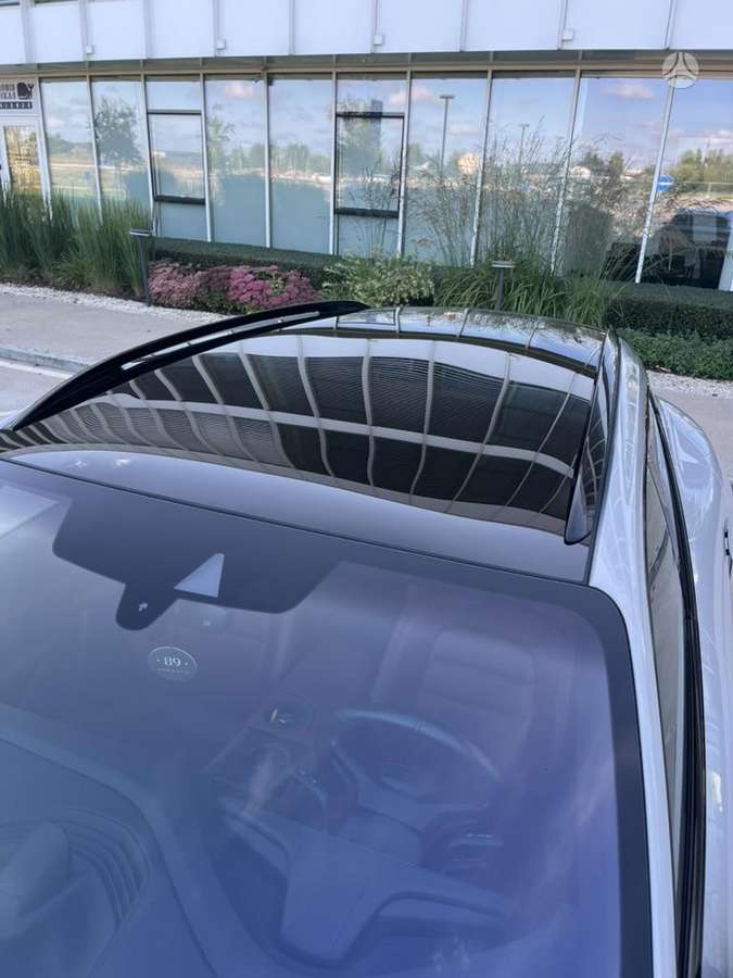 Porsche Taycan - 5