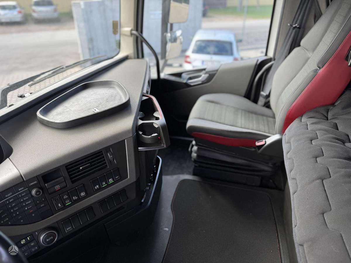 Volvo FH13.460, double sleeper